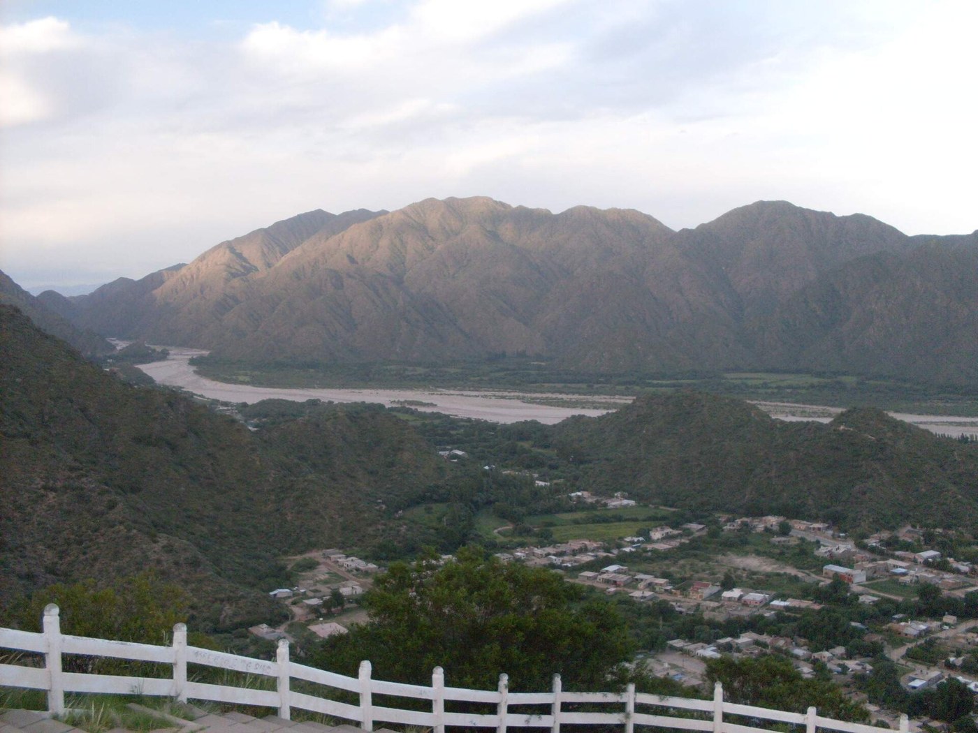 Belén y su río vistos desde un mirador