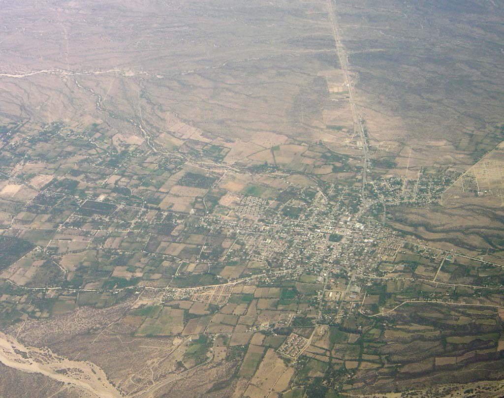 Vista aérea de Andalgalá y su entorno