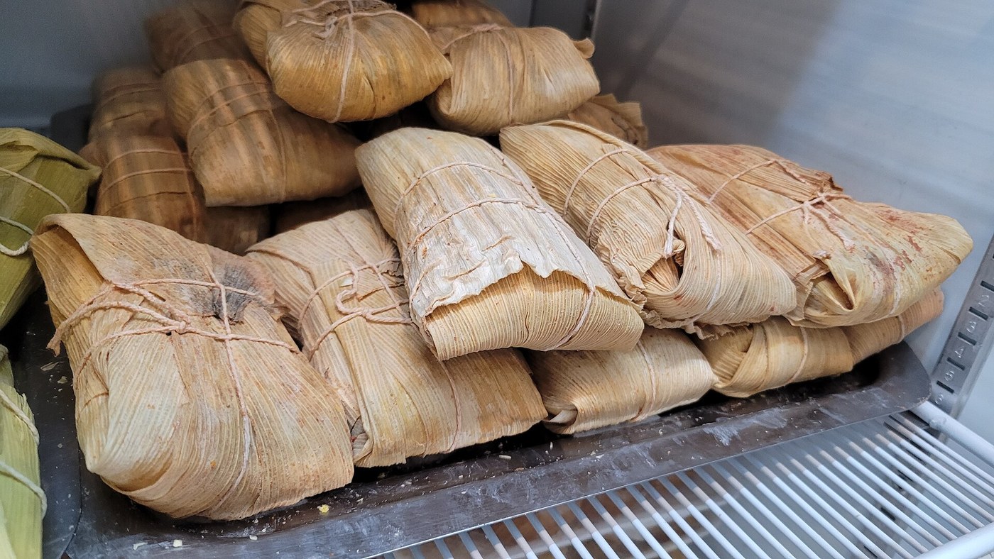 Tamales tucumanos de carne, envueltos en chala