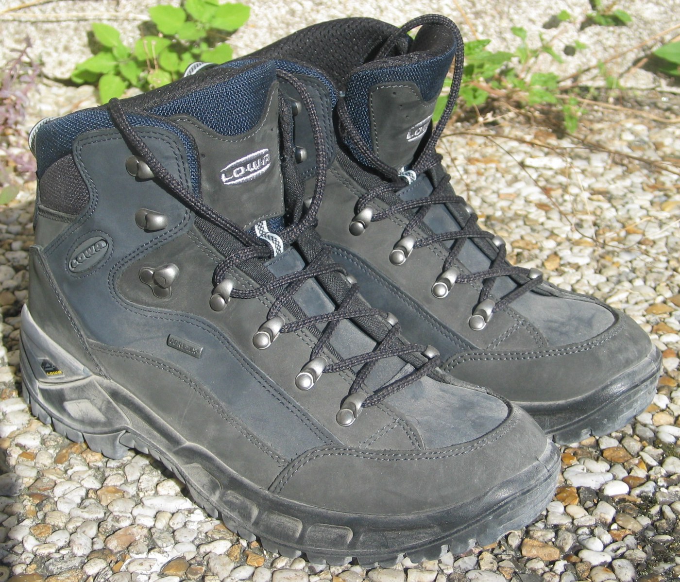 Botas de senderismo; imagen ilustrativa